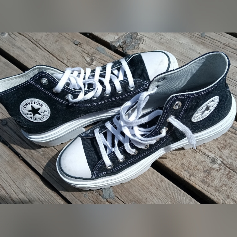 Converse Women's Black and White Platform Sneakers - Picture 4 of 4